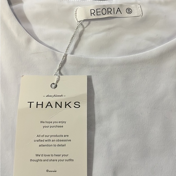 White top - Picture 1 of 3